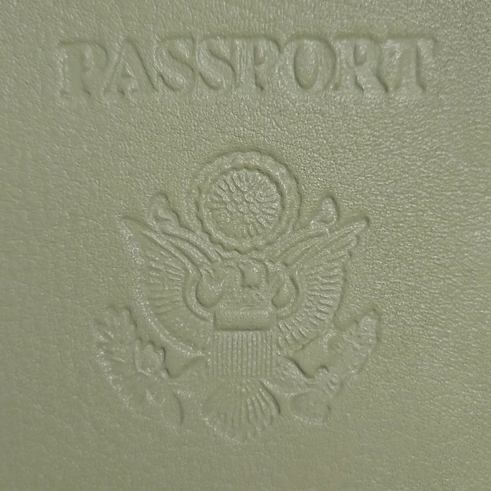 NWT mundi olive green genuine leather United States of America passport Cover